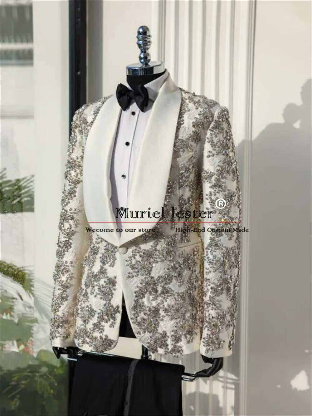 Luxury Wedding Suits For Men Ivory Shawl Lapel Beaded Stone Appliques Jacket With Black Pants 2 Piece Man Evening Groom Tuxedos