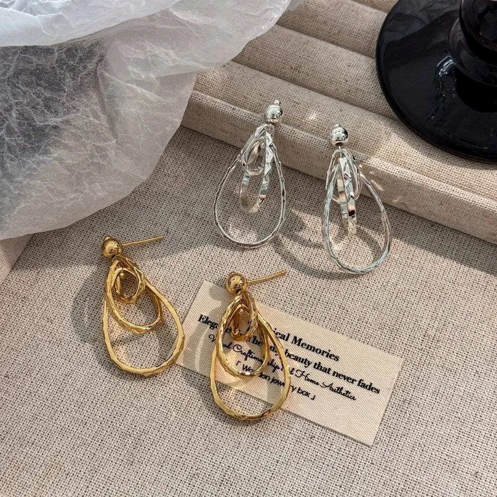 

Fashionable Elegant Classic Hollow Geometric Waterdrop Dangle Earrings Suitable for Ladies Matching