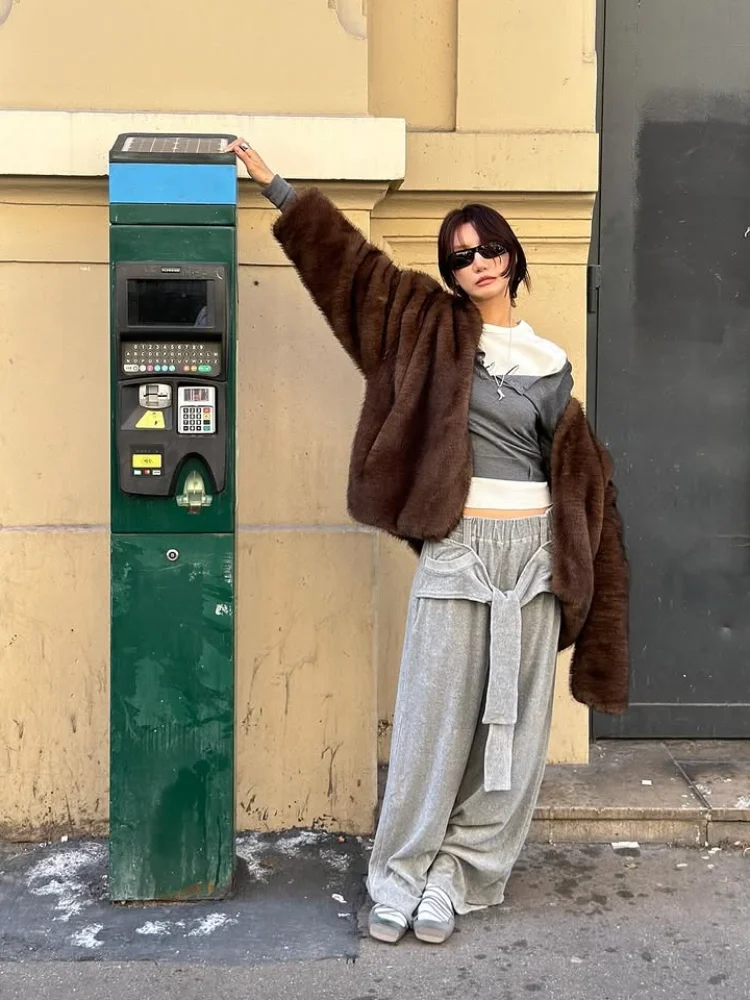 الكلاسيكية الصلبة سستة فو الفراء معطف المرأة أزياء جولة الرقبة كم كامل فضفاضة سترة قصيرة سيدة الشتاء تخفيف الشارع ملابس خارجية #3