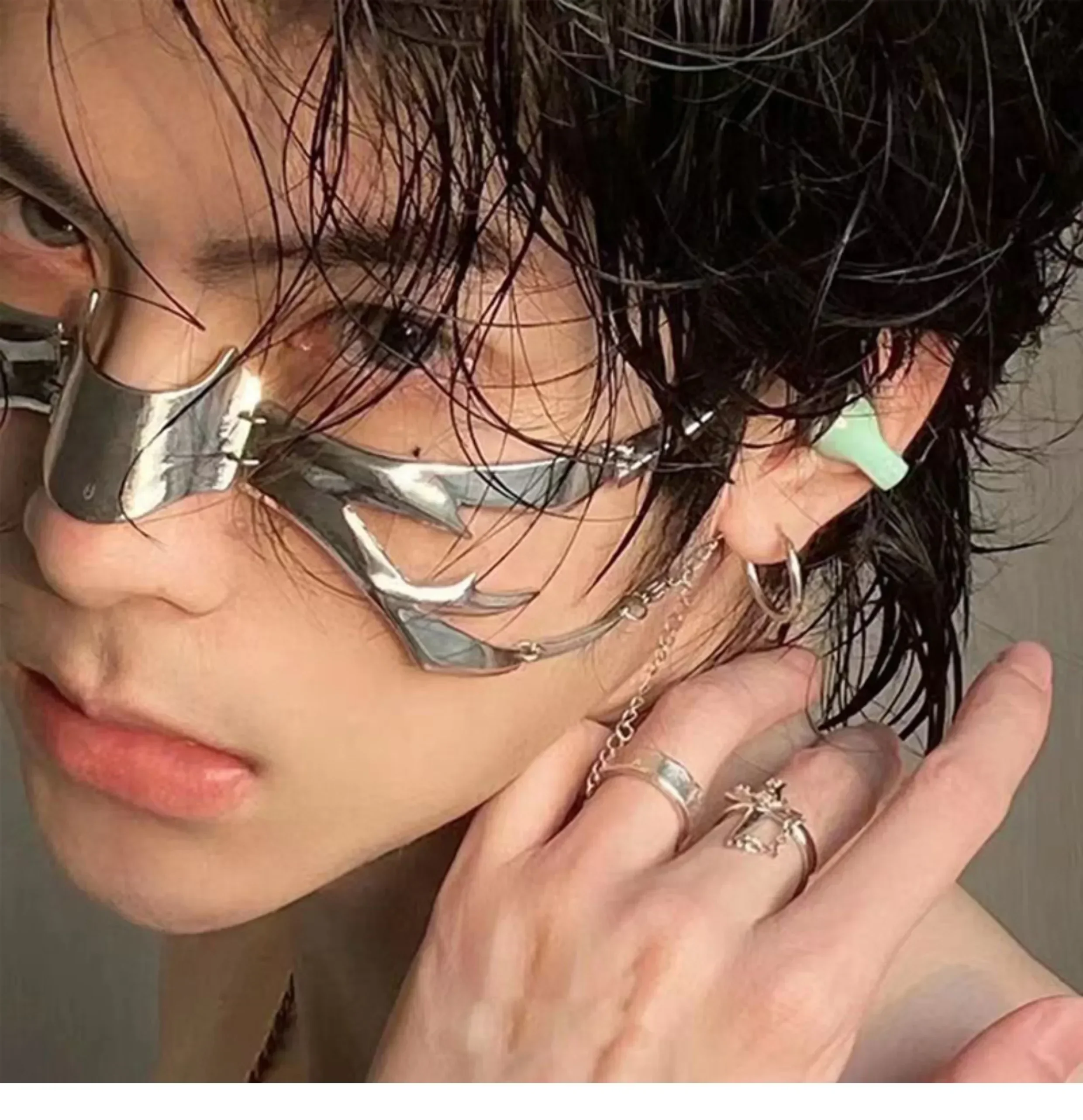 Cyberpunk-Metallmaske, Nischendesign, unregelmäßige Flüssigkeit, mechanischer Wind, Ohrringe, Lippenringe, verstellbares Gesichtszubehör für Männer – Detail 2