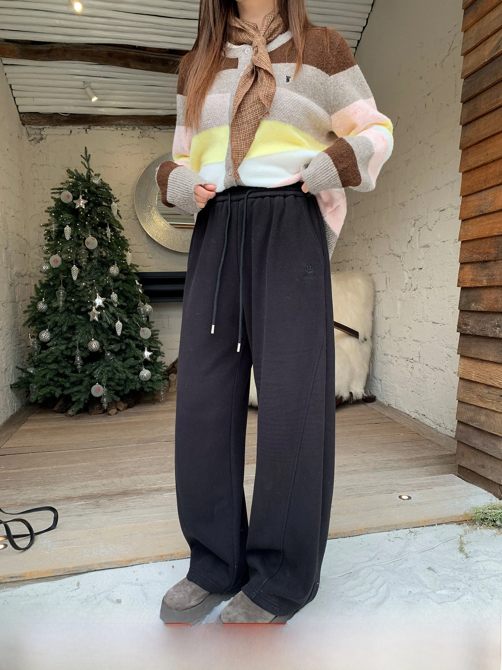 

Li Xiaoxiao Women's Fce Lined Knitted Casual Pants Bla Embroidered Loose Fit Warm Winter Trousers Straight Leg Pants