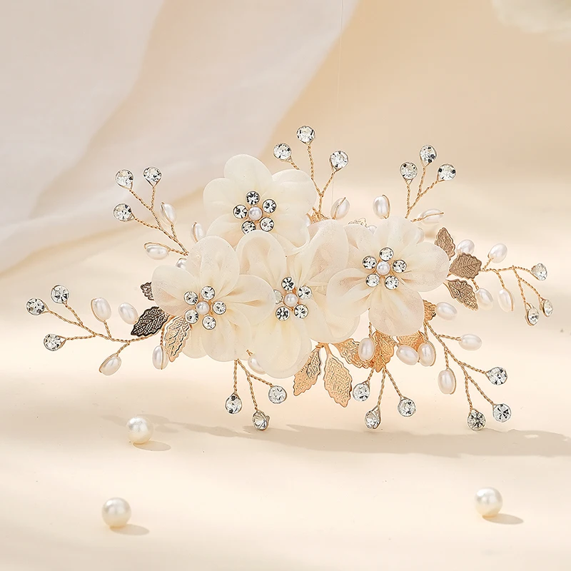 White Flowers Hair Pins for Bride Bridesmaids Flower Girls  Handmade Tiara Hair Comb Pearl Bridal Wedding Hair Accessories