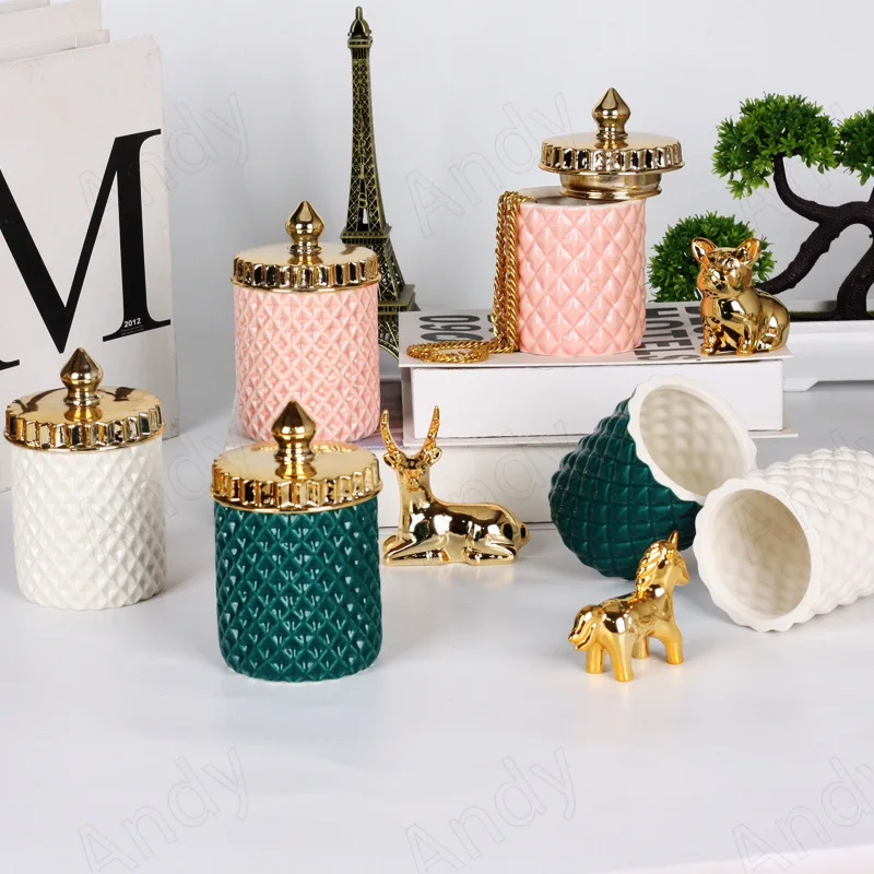 European Ceramic Storage Jar with Lid Court Relief Decorative Desktop Candy Jars Bedroom Jewelry Container Home Decoration