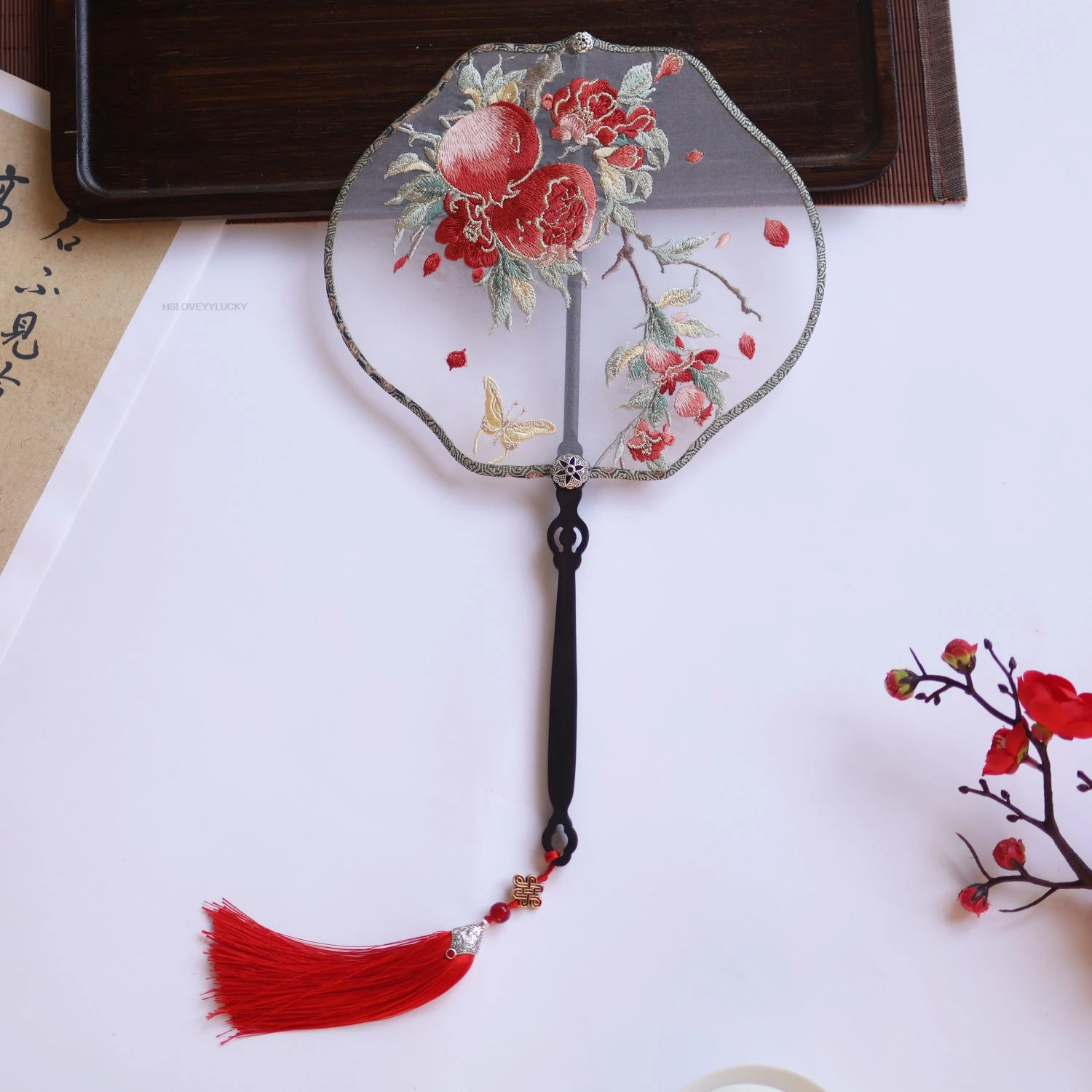 Embroidery Hand Fan Chinese Style Hanfu Photography Cheongsam Dance Round Fan With Tassel Female Dancing Accessories Home Decor