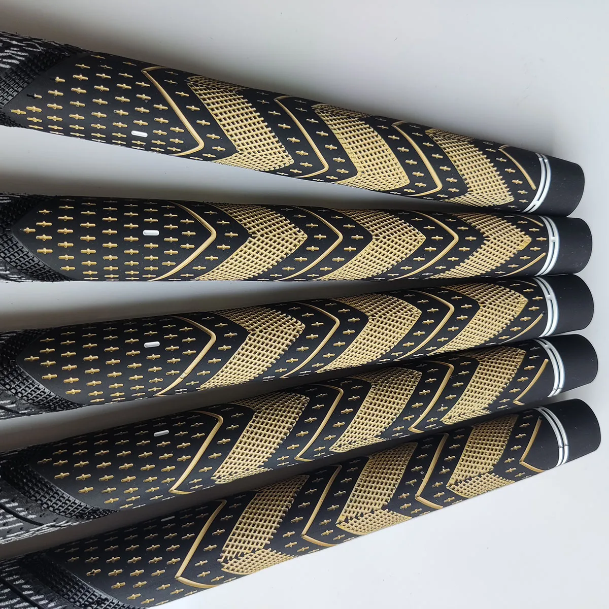 13pcs/lot Standard /Midsize Plus 4 Golf Grip Rubber Golf Grips CottonYarn Golf Club Grips Iron and Wood Grip Universal Golden