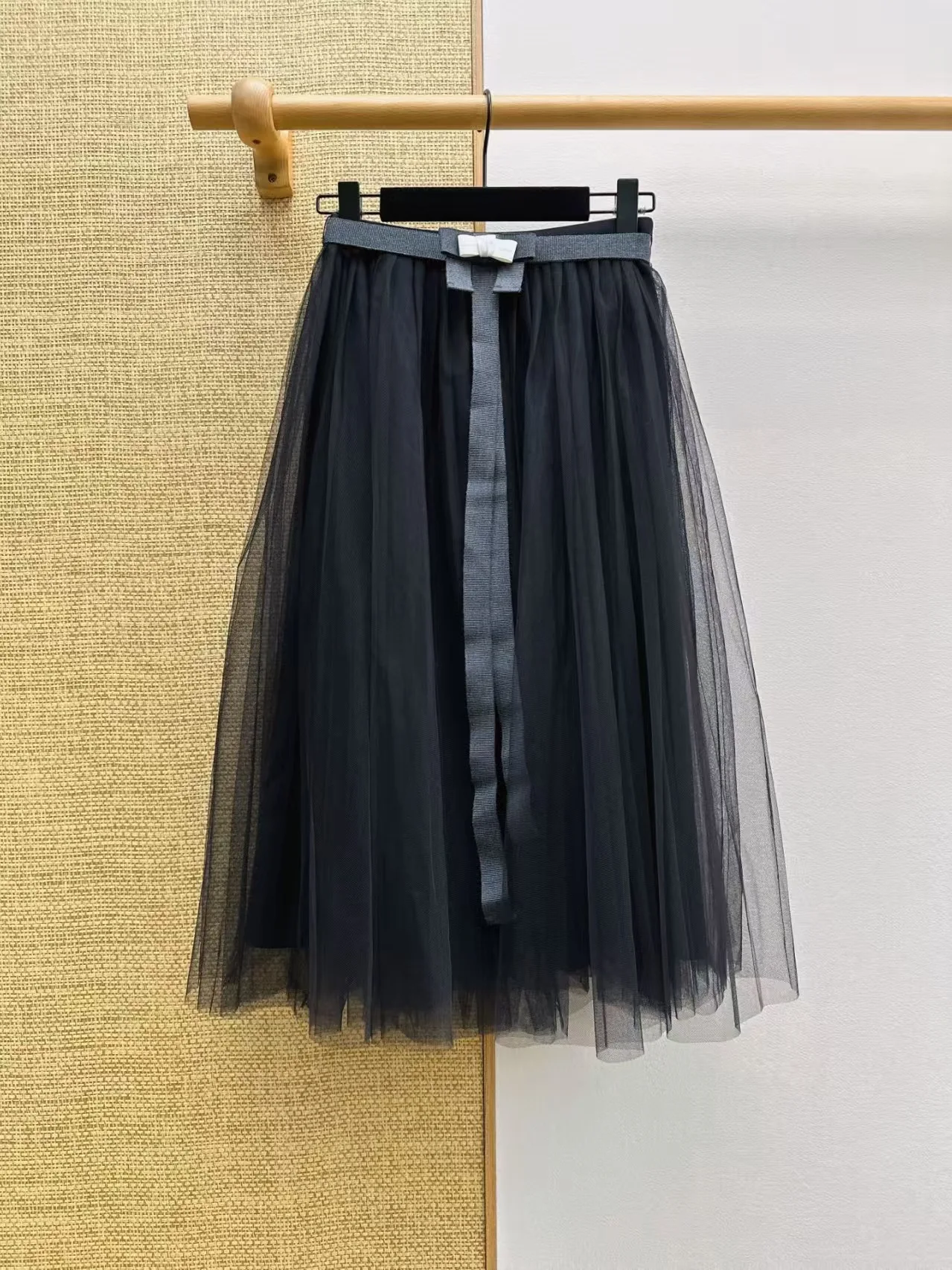 

High quality spring and summer new product black mesh skirt, mid length skirt, versatile bow belt skirt