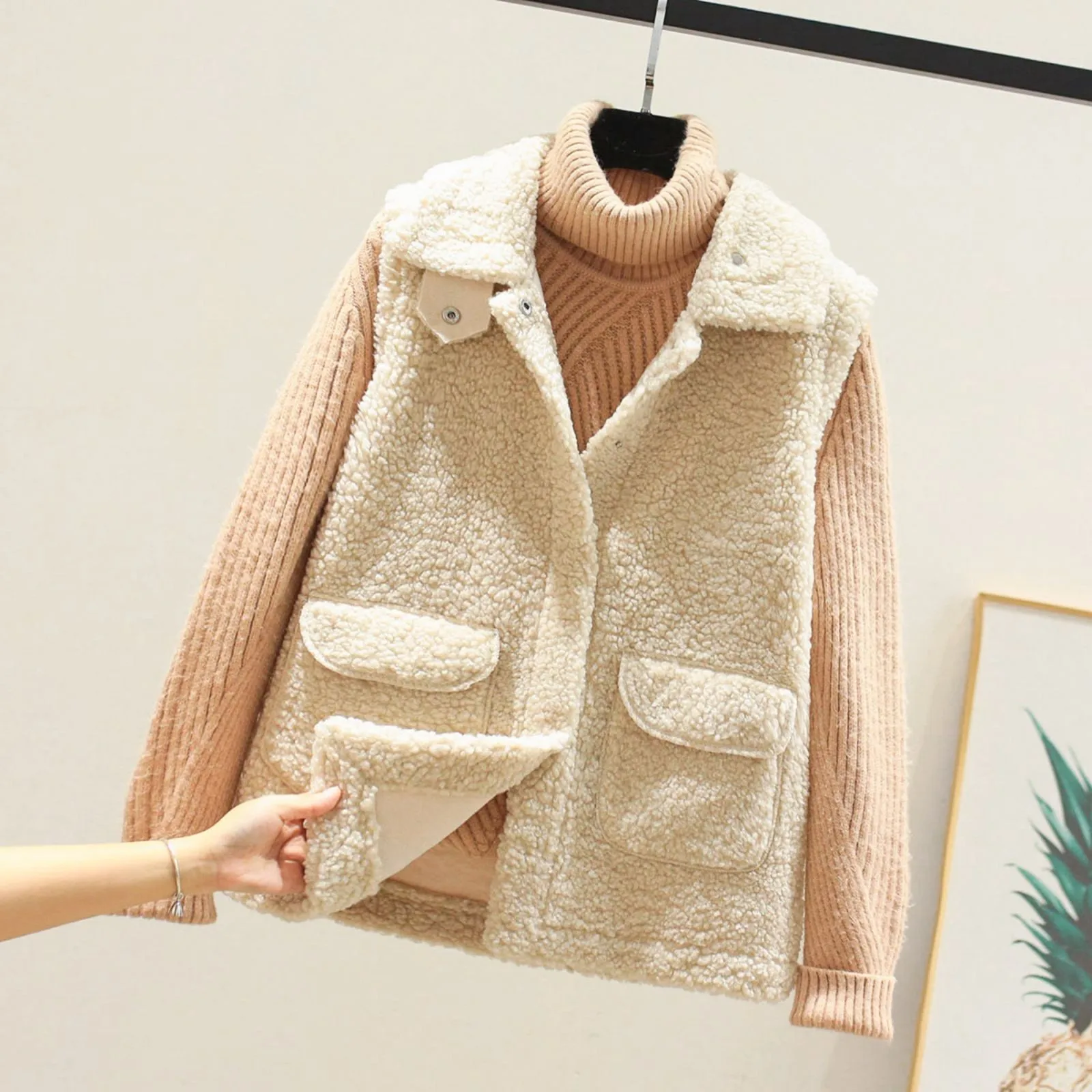 Winter Imitation Lambswool Vest Women'S Loose Waistcoat Jacket Outerwear Collar Sleeveless Coat Women With Pockets Chaleco