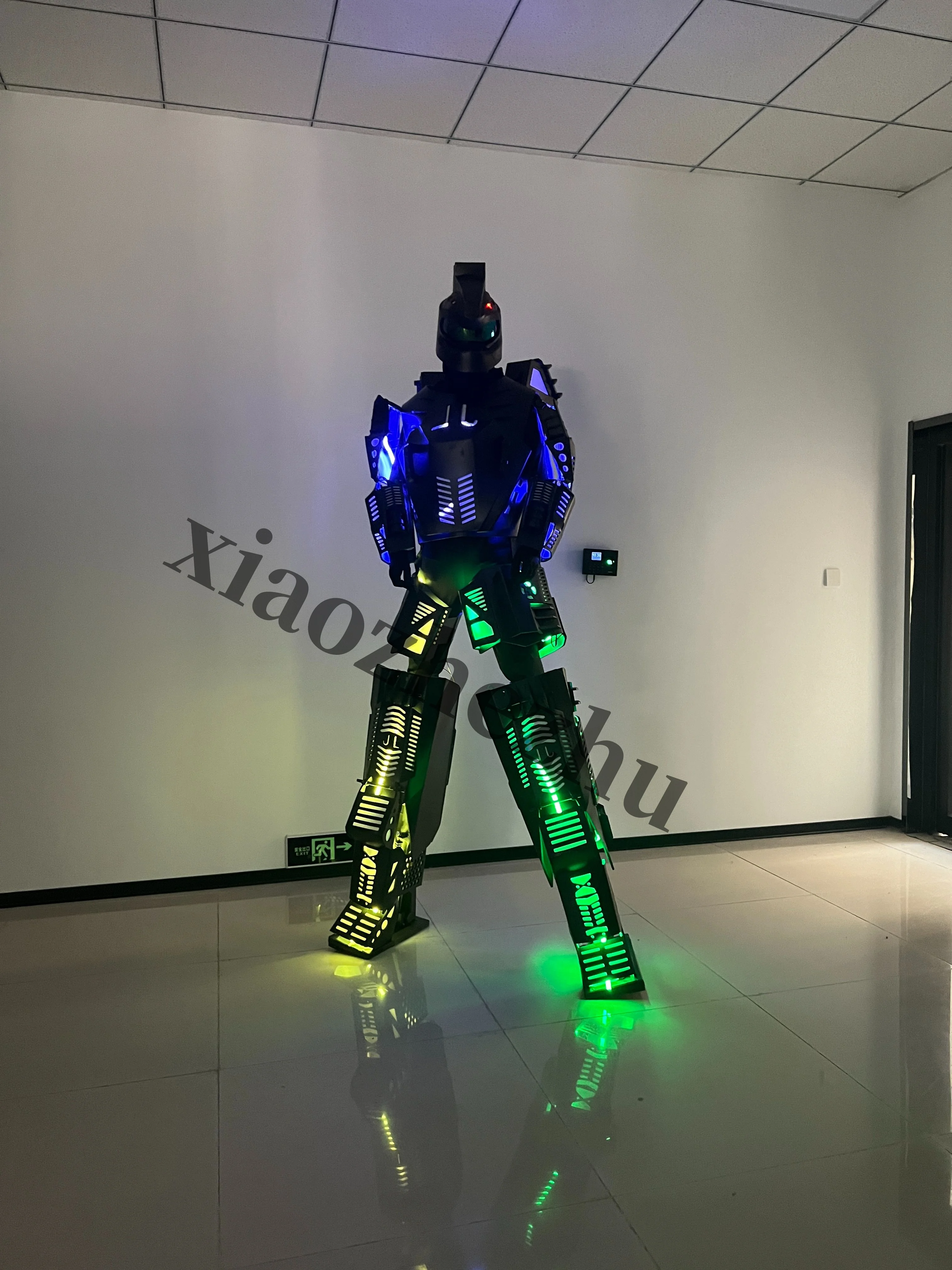 Real Person Wearable Battle Suit 1:1 Full Body Armor Adult Robot