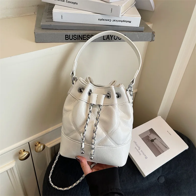 

2025 Niche Design Chain Strap Bag, Quilted Crossbody Purse, Women's Chic Bucket Tote, Day to Night Shoulder Bag, Minimalist