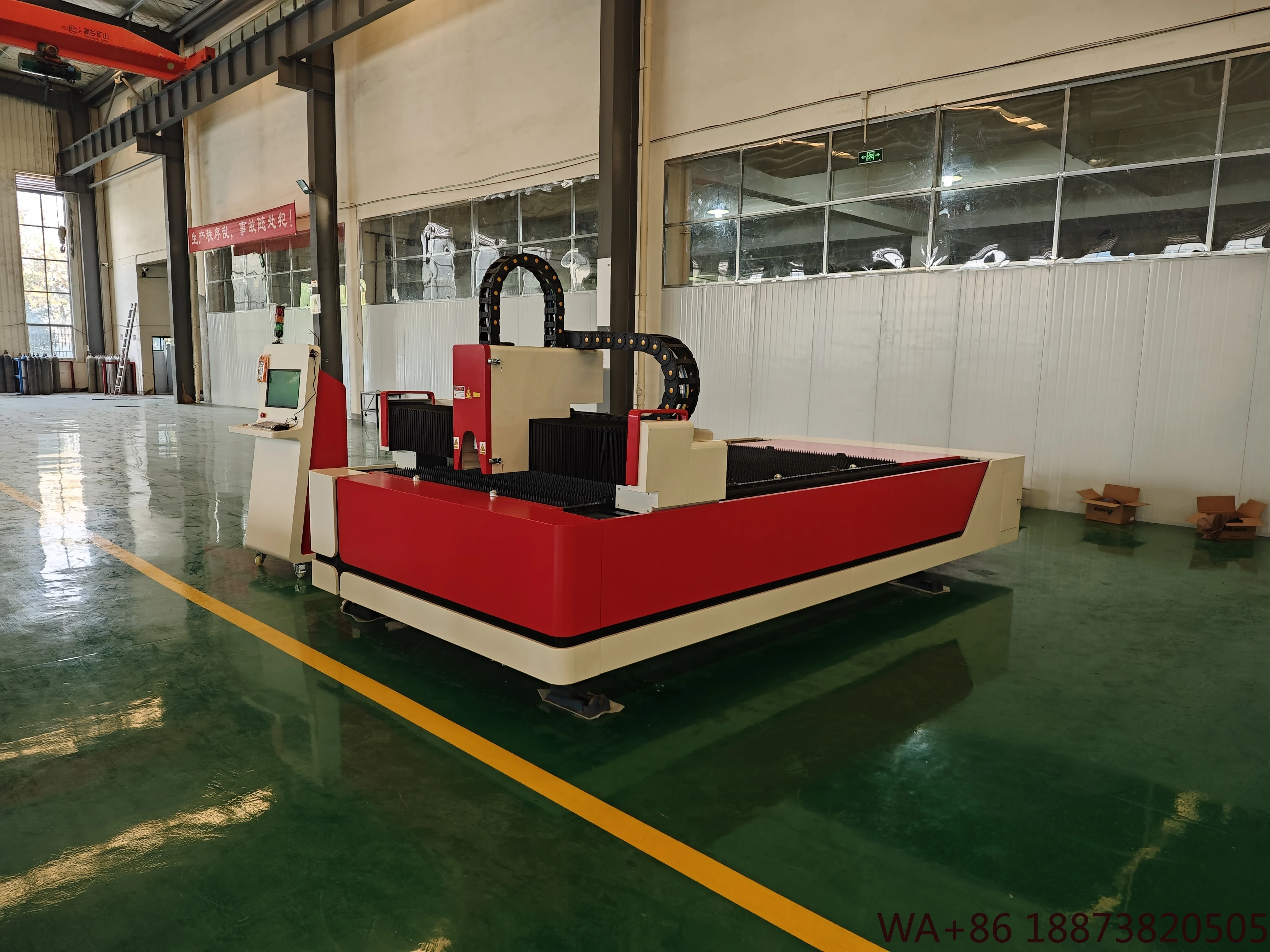 آلة قطع الصفائح المفتوحة بطاولة واحدة DMK 3000 وات مع مصدر Raycus لـ