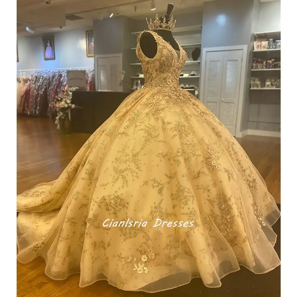 Vestido de fiesta de quinceañera con cuello en V dorado, con apliques florales de cristal, espalda abierta, perlas, sin mangas, 15