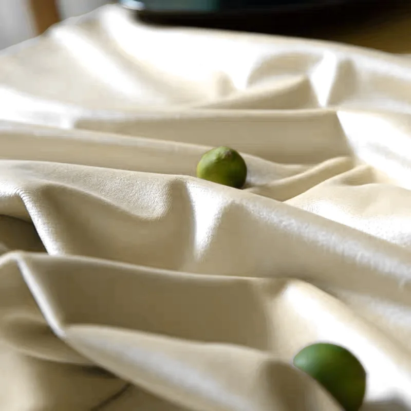 

1 шт. Необходимо для энтузиастов своими руками! Мягкая бархатная ткань, отлично подходит для рук, изготовления сумок, творческих поделок.