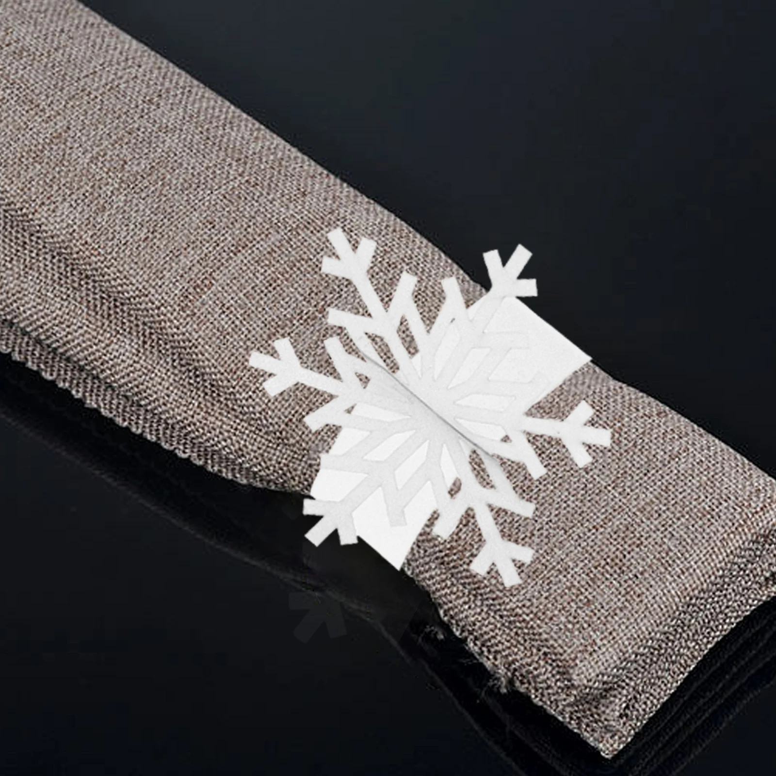 

25Pcs Christmas Napkin Rings Paper Material Snowflake Design Xmas Table Decor Holiday Dinner Party Napkin Holders