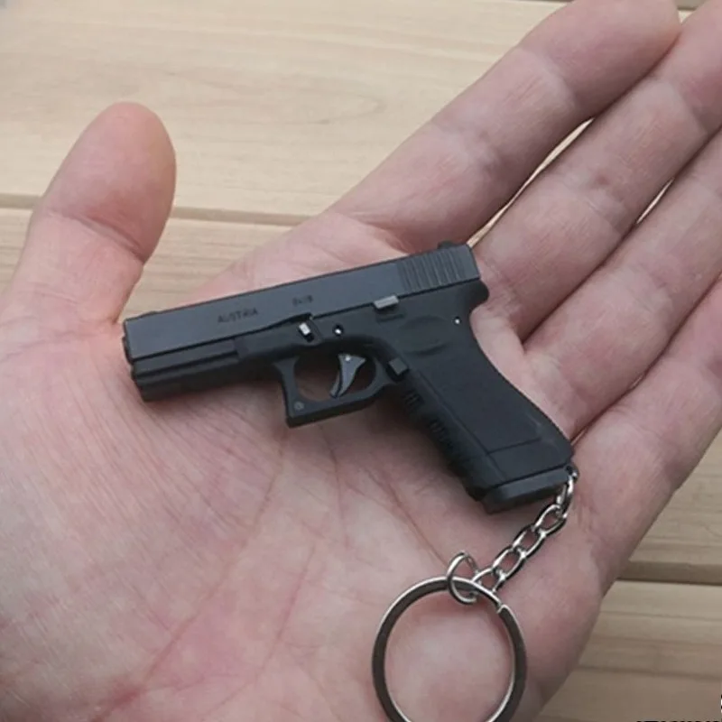 

Alloy Metal Model Keychain Set for Men Detachable Family Toy Ornaments G17/G34/VIPER Small Size Collection Pendant