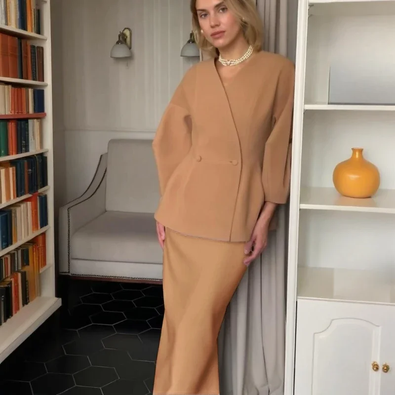 

Осенняя новая европейско-американская удобная и нежная женская одежда, модный однотонный комплект с юбкой на пуговицах и рукавами-пузырьками