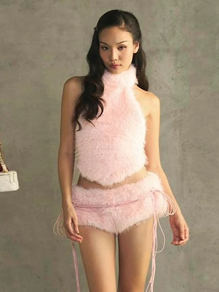 Weird Puss Furry Patchwork 2-teiliges Set Damen Neckholder Rollkragen Oberteil mit Schnürung am Rücken + Raffung Skinny Mini-Shorts Streetwear – Detail 3