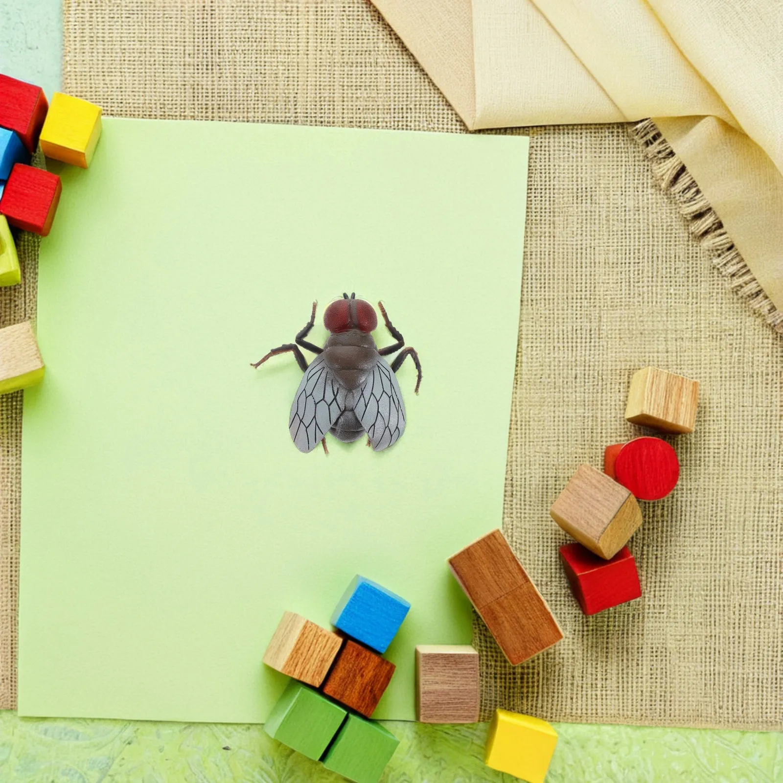 

High-Detail Realistic Fly for Boys Girls Insect Education Prank Fun April Fool's Day Halloween Party Favors Decorative Bug