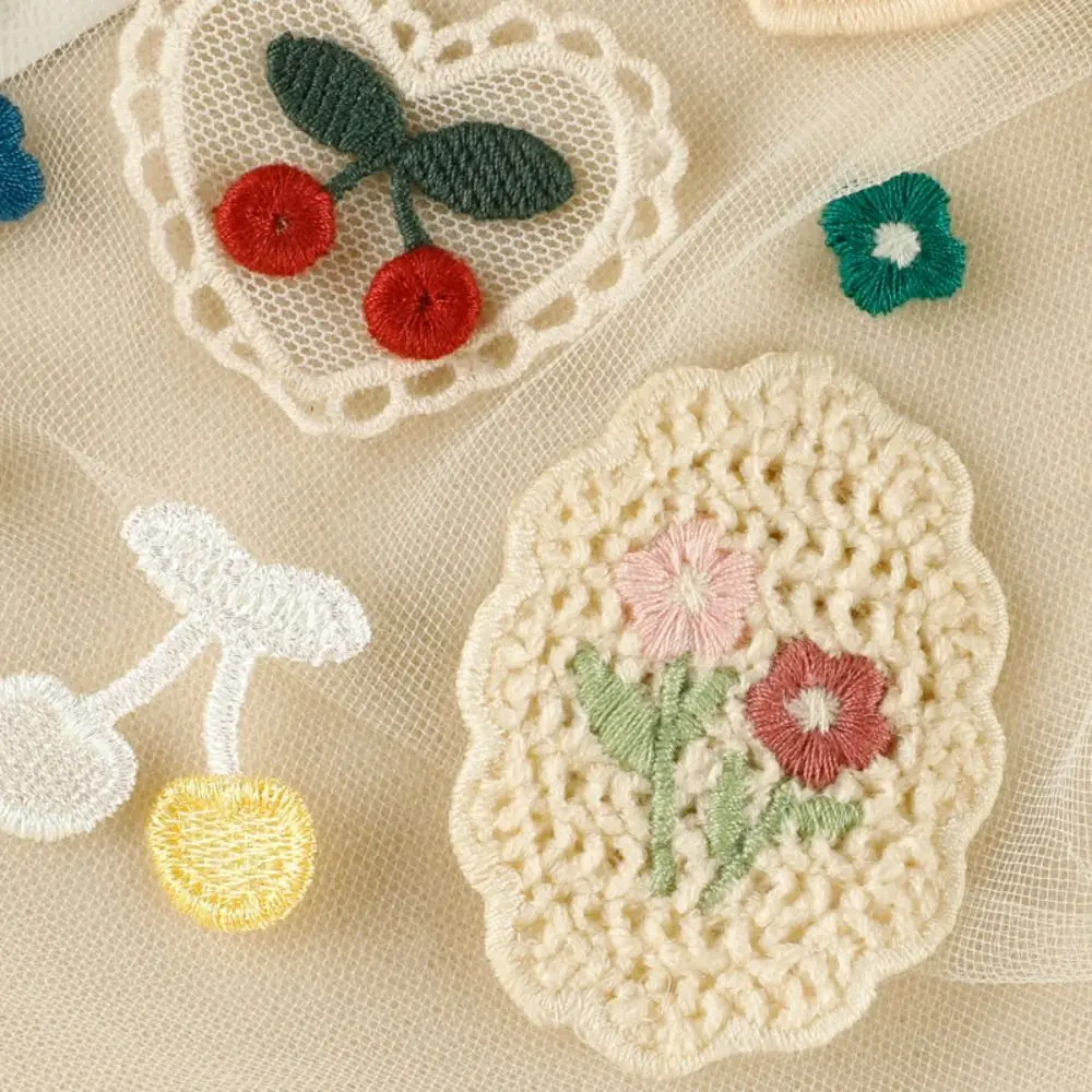 High Quality Sew-on Embroidery Patch Cherry Flower Clothing Badge Accessories Embroidered Fabric Patch Sew-on DIY Applique