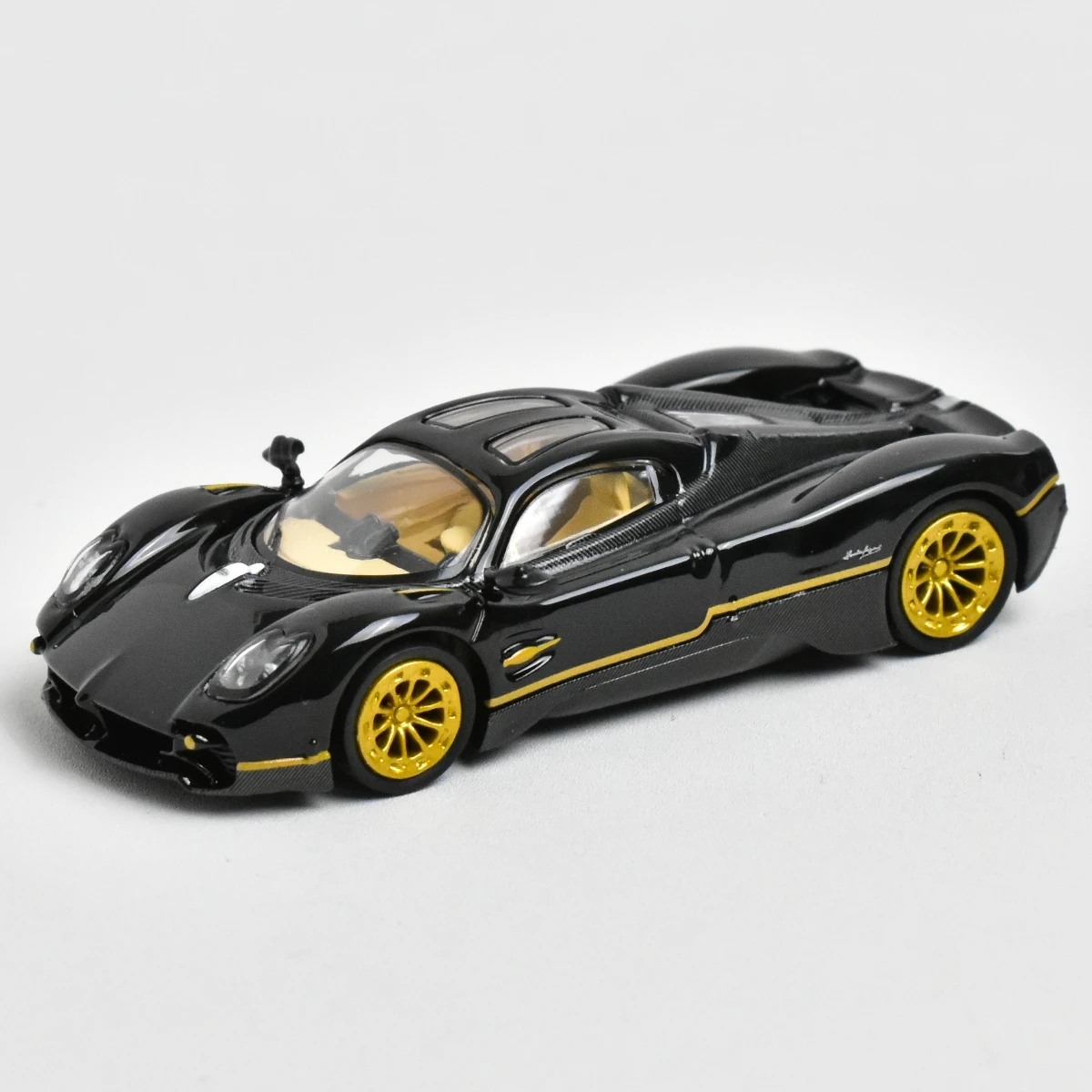 

ModernDream+CCA 1:64 Pagani Utopia Diecast Model Car