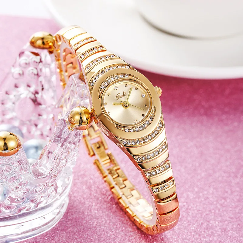 2025 Women's Bracelet Watch Medieval Niche High-end Diamond-encrusted Quartz W Atch Women's High-value Waterproof Watch