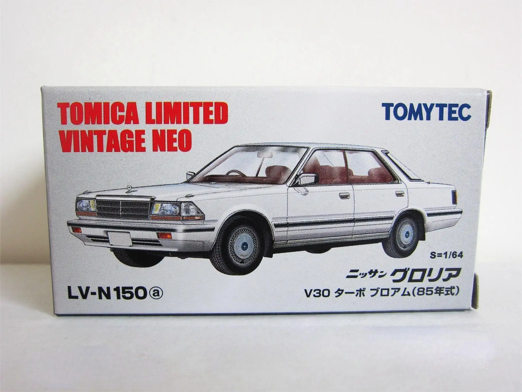 Tomytec-modelo de coche Tomica TLV 1/64, LV-N150a, NISSAN, GLORIA V30, BROUGHAM, de aleación fundida a presión, para regalo