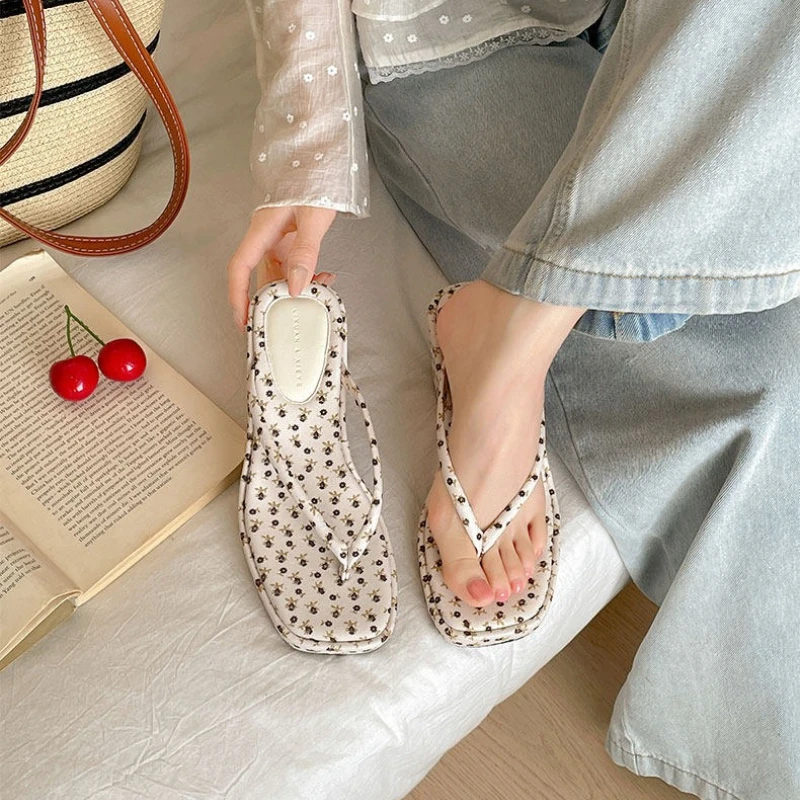 Ciabatte con Zeppa e Plateau d - Floral Summer Dress recensione e prezzo