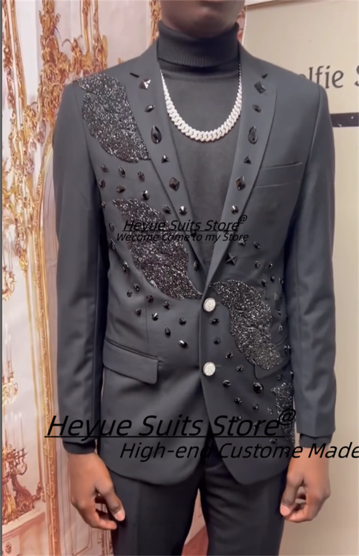 

Luxuly Shiny Rhinestone Men Suits Customized Slim Fit Notched Lapel Groom Wedding Tuxedos2Pcs Sets Male Prom Blazers Ropa Hombre