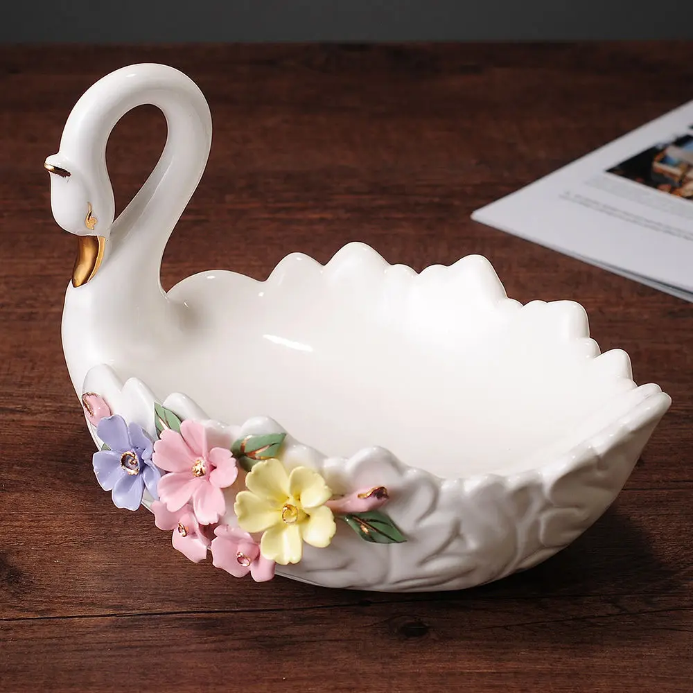 Swan Fruit Tray Creative Living Room Table Candy Storage Swan Ashtray Dry Fruit Box Wedding Gift Ceramic European Swan Ornaments