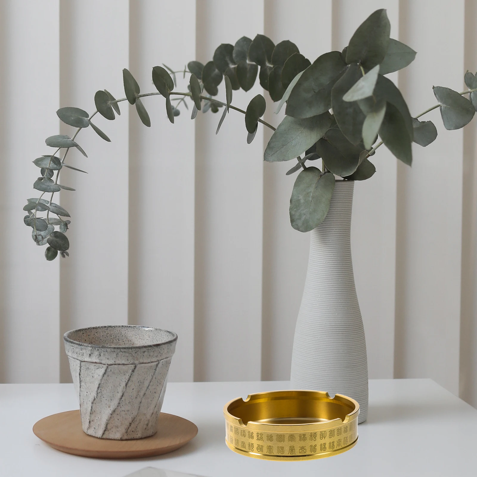 

Retro Brass Ashtray Round Metal Desktop Ashtray For Home Office Restaurant Sturdy Smooth Easy Clean Decorative Vintage