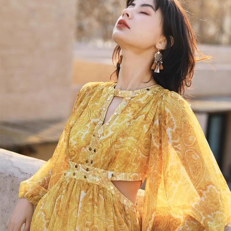 Yellow Long Sleeved Beach Skirt, Super Immortal Machine Design Sense, Bohemian Beach Photo, Sunscreen Dress