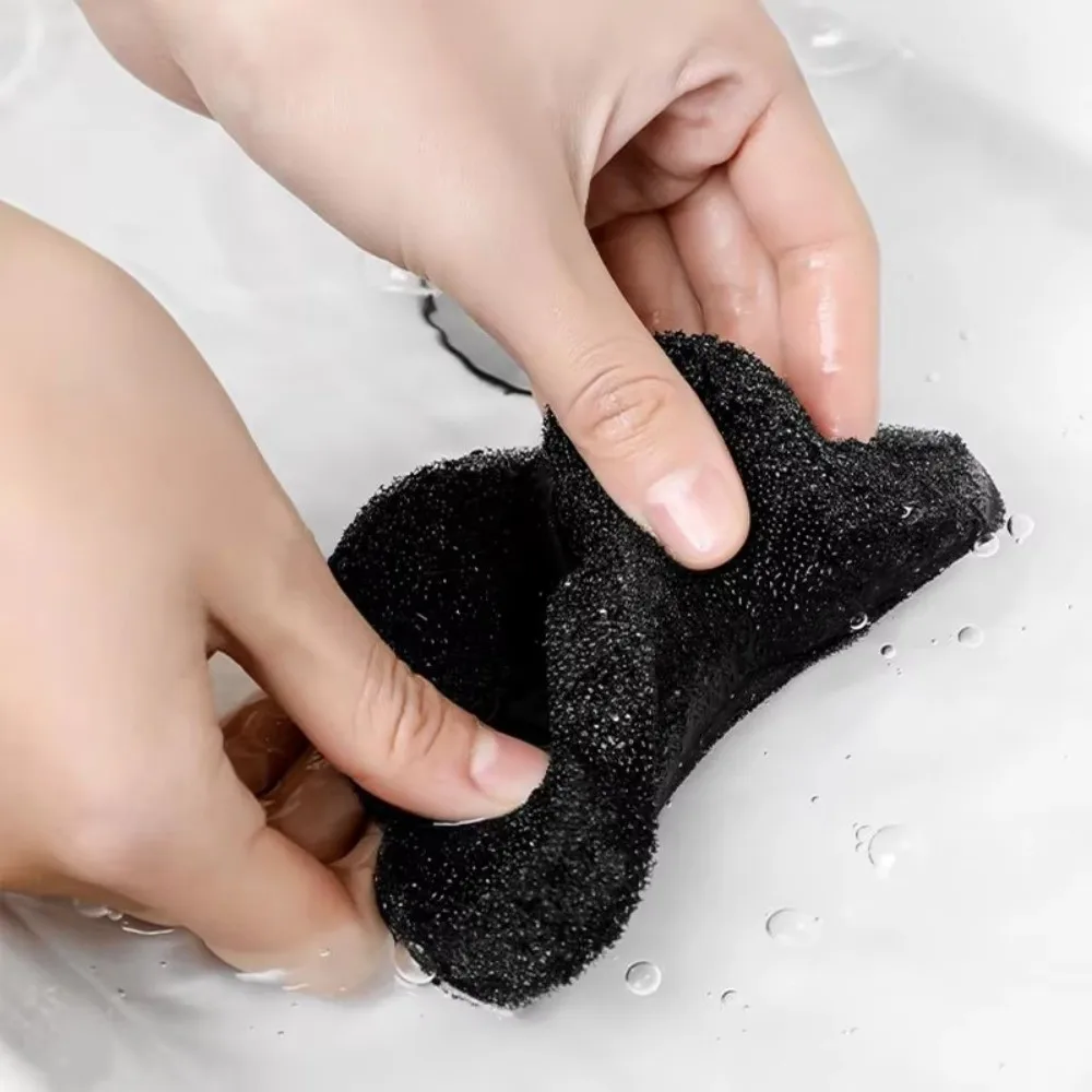 4 pcs Fur Remover Bear Shape Pet Hair Remover Black Reusable Laundry Ball Wet Dry Use Household Laundry Adhesive Film Clothes