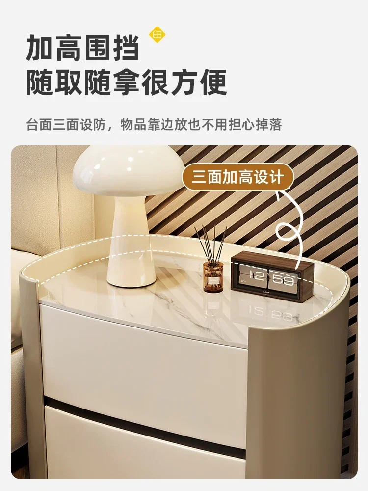 طاولة بجانب السرير من الخشب الصلب الجديد لعام 2024، طاولة بجانب السرير فاخرة لغرفة النوم الراقية، خزانة تخزين بسيطة وحديثة