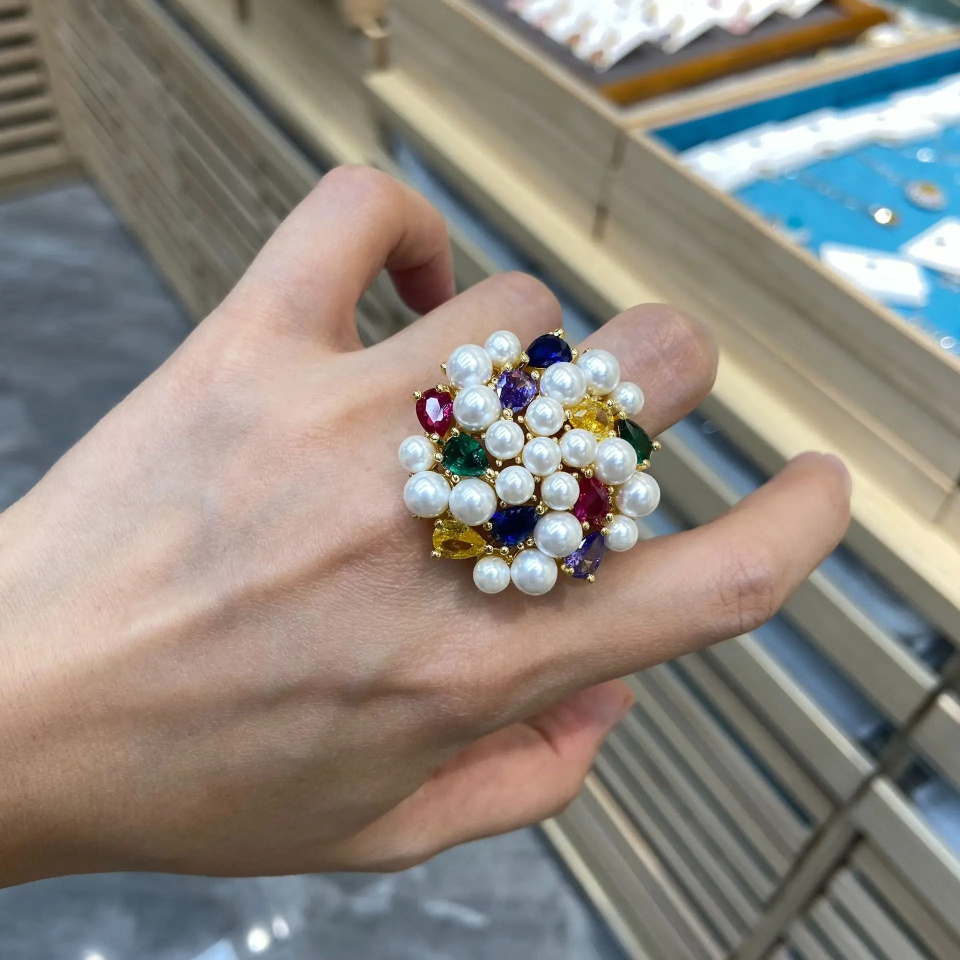 

Women Vintag Copper Gold Colored Zircon Pearl Ring