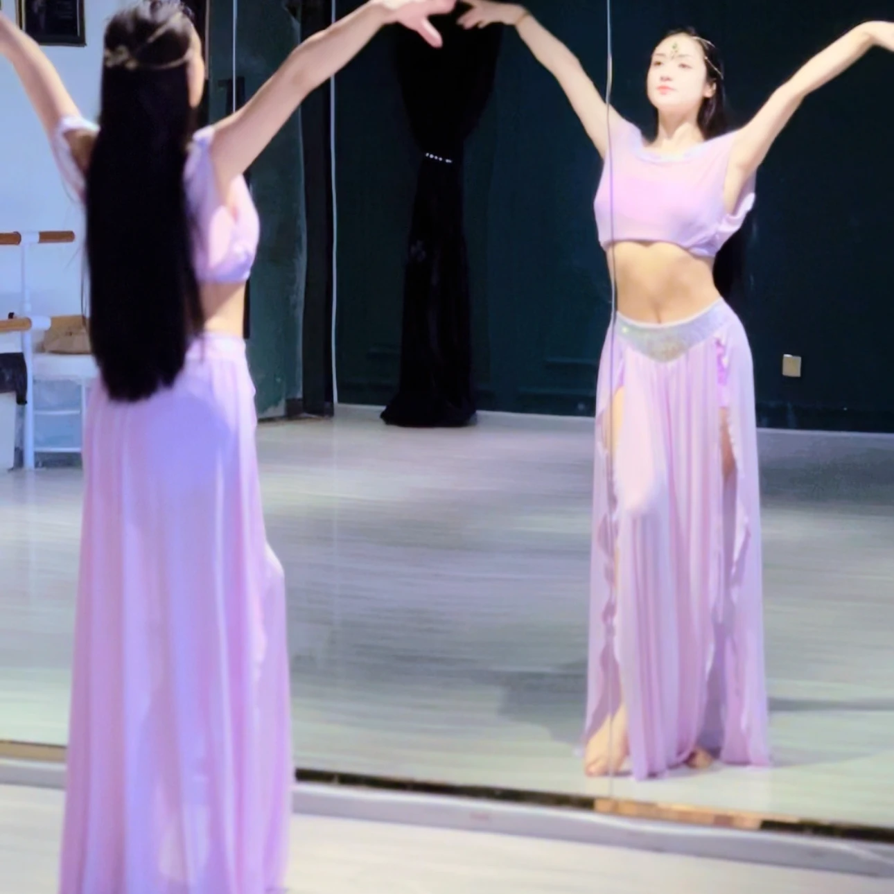 

New BellyDance Performance Costume Women Sexy Off Shoulder Top+Sequin Split Long Skirt 2pcs Oriental Dancing Training Clothing