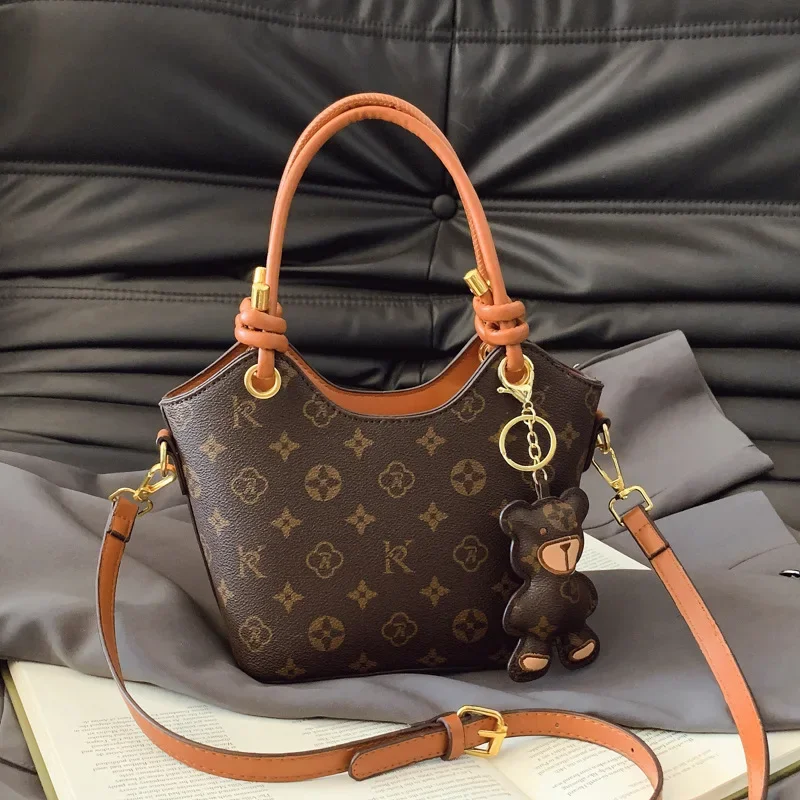 

Winter Hot-selling Luxury High-end Bag Women's Designer New Light Luxury Versatile Bucket Bag Fashionable Shoulder Messenger Bag