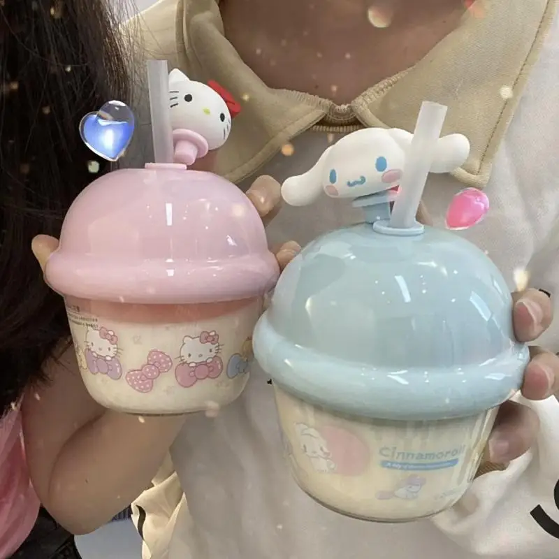 New Kawaii Sanrios Plastic Cups Straw Cartoon Hellokitty Melody Jade Gui Dog Milk Juice Cup Super Girl Heart Child Portable Cup