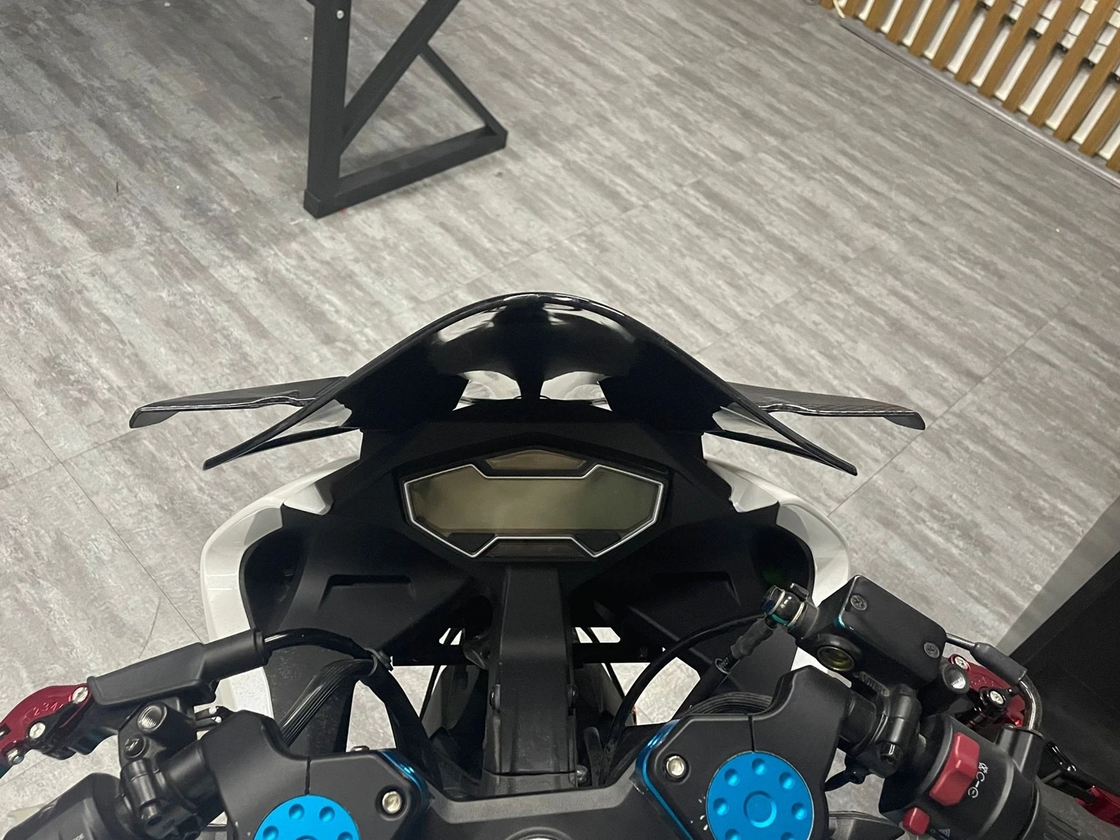 Pour YAMAHA T-MAX530 YZF-R3 YZF-R25 YZF-R125 YZF-R15 YZF-R1 YZF-R6 Avant Pare-Brise Carénage Côté Winglets Spomicrophone