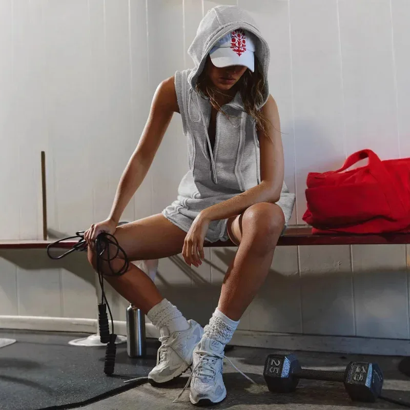 -fronteiriça curto meio zíper esportes macacão2025 europeu e americano fitness ao ar livre casual sem mangas solto hoodie feminino