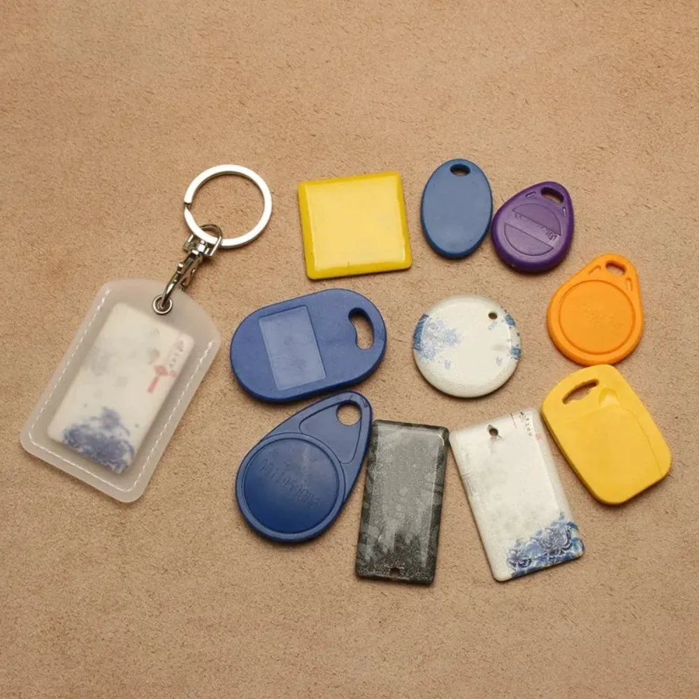 

Portable Transparent Bus Card Holder Metal Keyring with Key Ring Card Bags Mini Cards Protective Cases