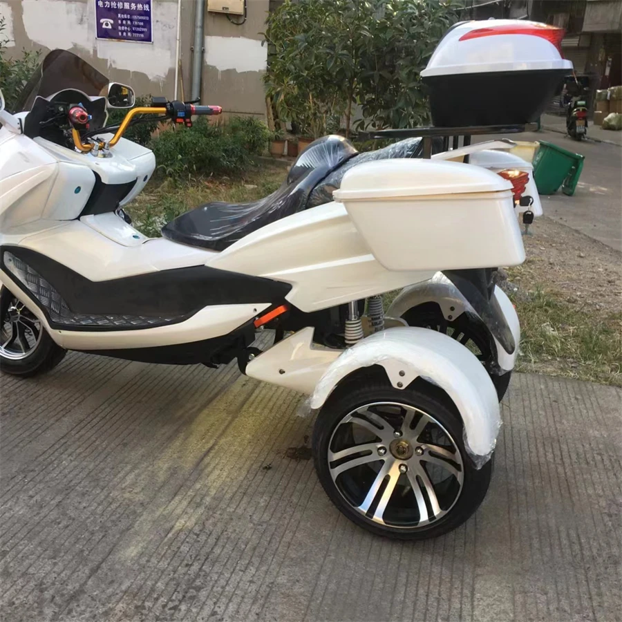 Three wheeled motorcycle