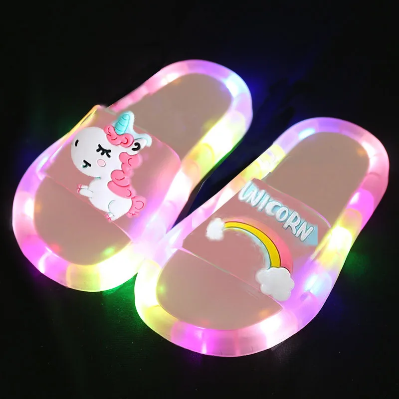 Pantofole per bambini ragazzi ragazze cartone animato unicorno animali stampe scarpe illuminate moda scarpe carine bagno bambini pantofole per