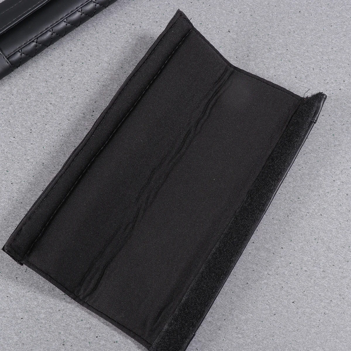 

2Pcs Safety Belt Protector Lambskin Cover Soft Comfortable for Luggage Backpacks Black Cover Safety Belt Protector