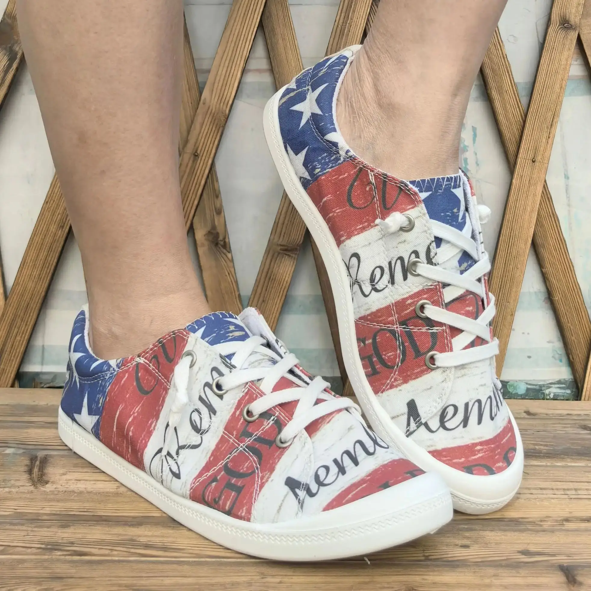 

Пара женской повседневной спортивной обуви на открытом воздухе, походная обувь, кроссовки, новинка весны 2026 года, модная женская обувь в подарок для путешествий