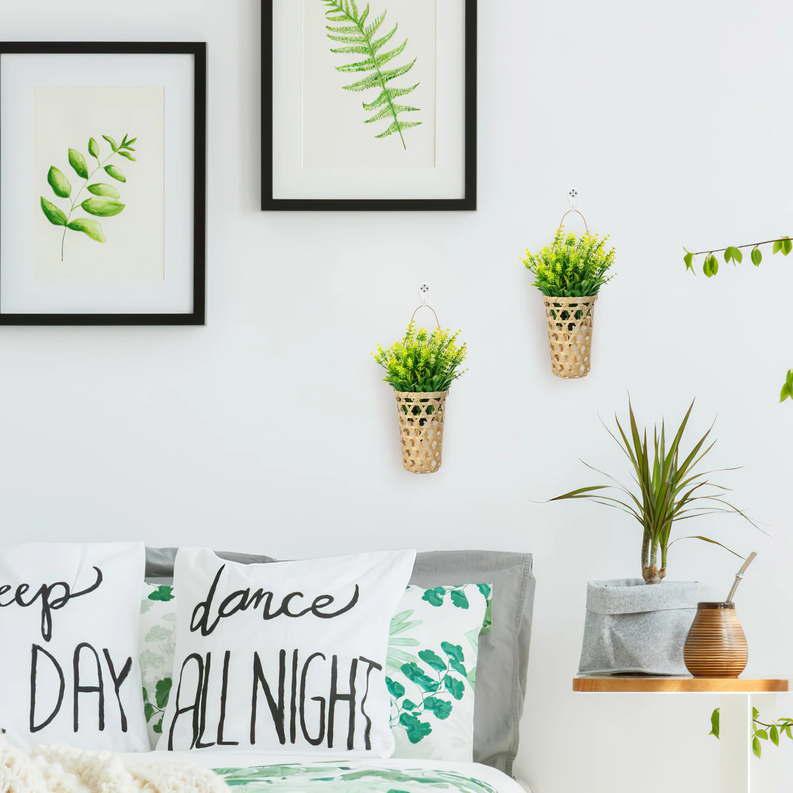 

2pcs Wall Hanging Flower Basket Bamboo Planter Hand Woven Hanging Orchid Basket For Home Office Balcony Farmhouse Wall Decor