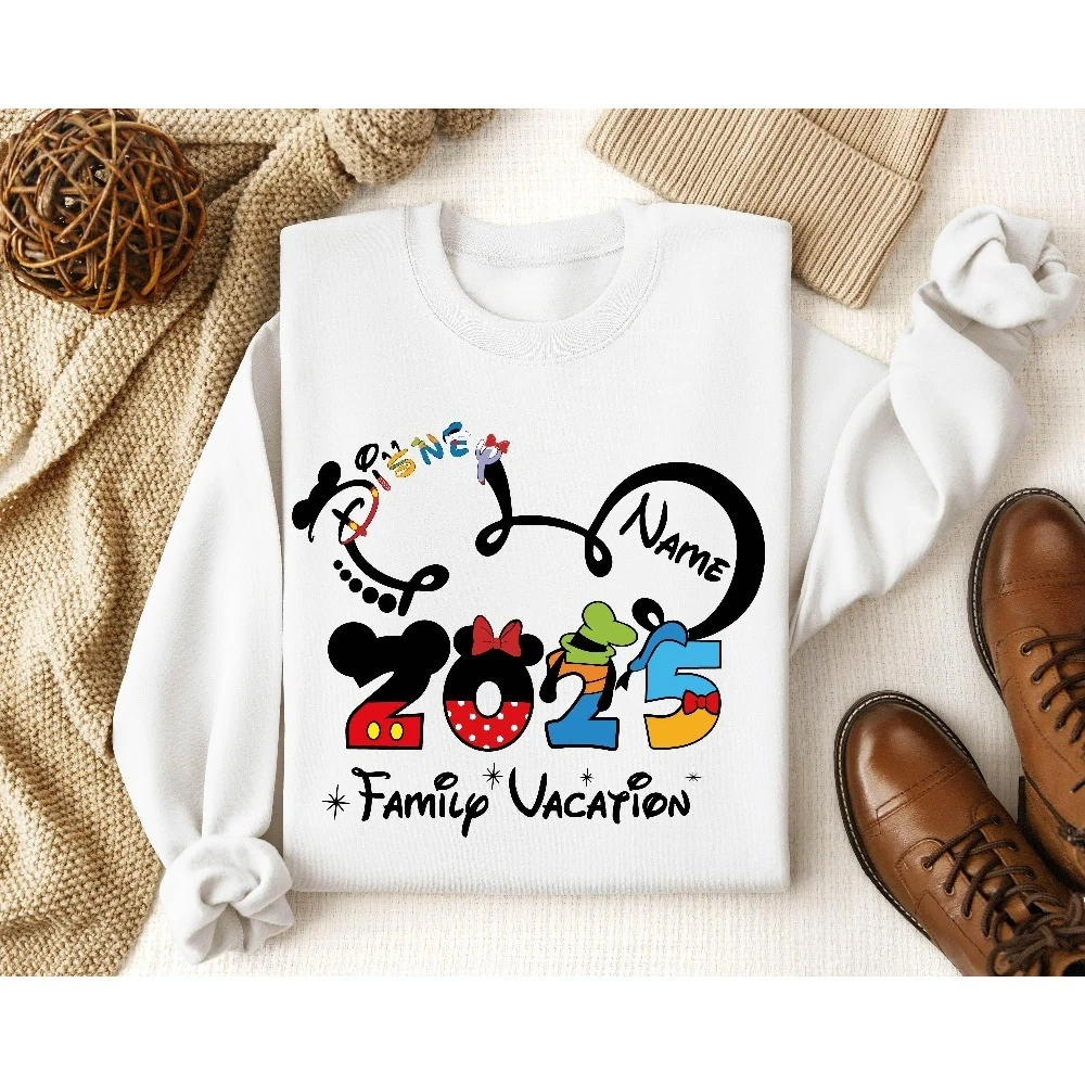 2025年ディズニーのミッキーをテーマにしたプリントプルオーバーは、秋のファッショナブルな女の子のためのゆったりとした暖かいカップル用スウェットシャツです。
