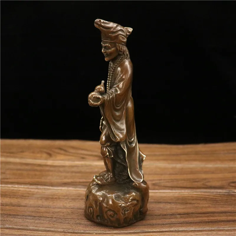 statue of Jigong, living Buddha, a decorative piece for peace and blessings, featuring the figure of Master Da
