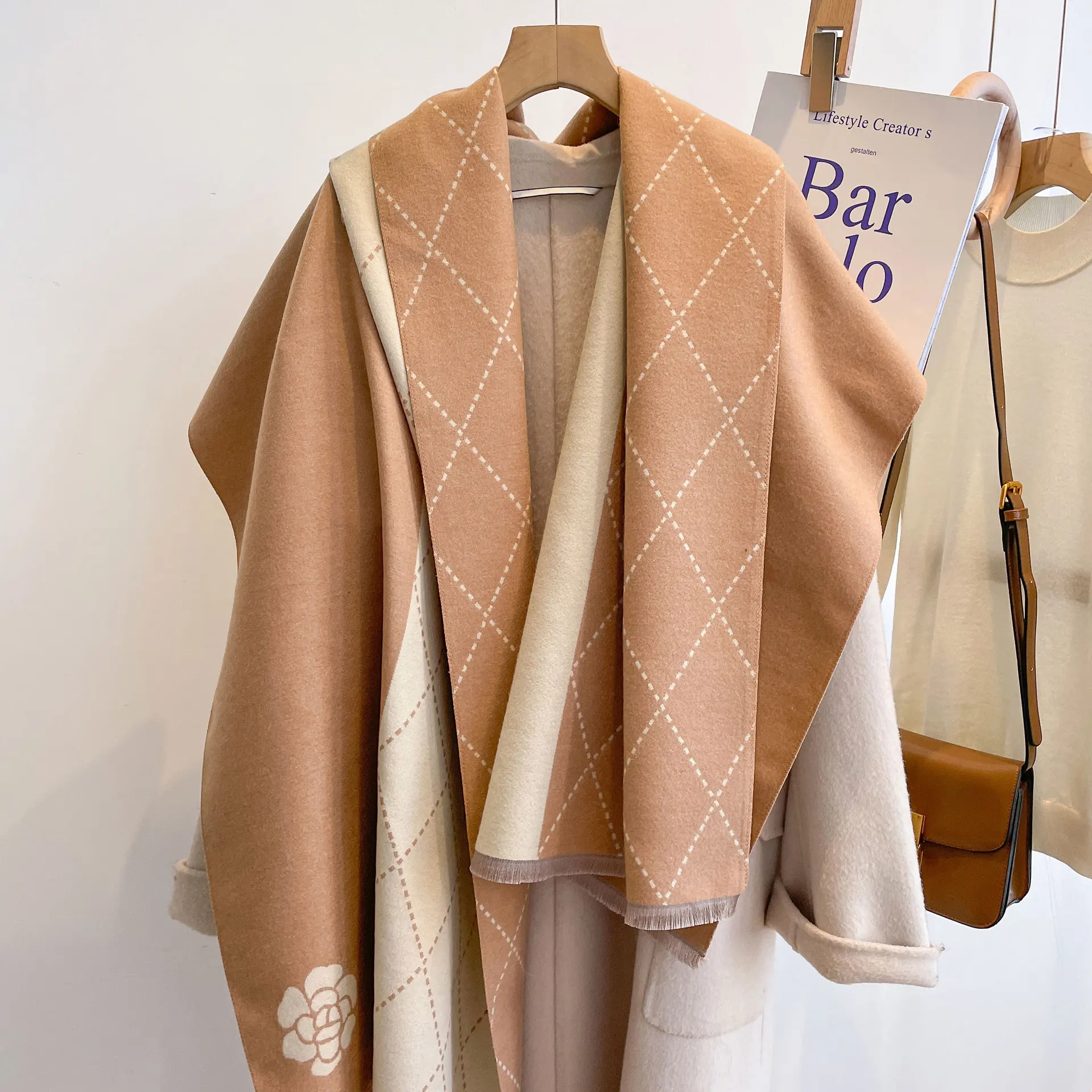 جديد مزدوج الوجهين كاميليا وشاح المرأة سميكة الاكريليك الصوف مثل شال التفاف شتاء دافئ الأوشحة الموضة الشعبية للنساء #2