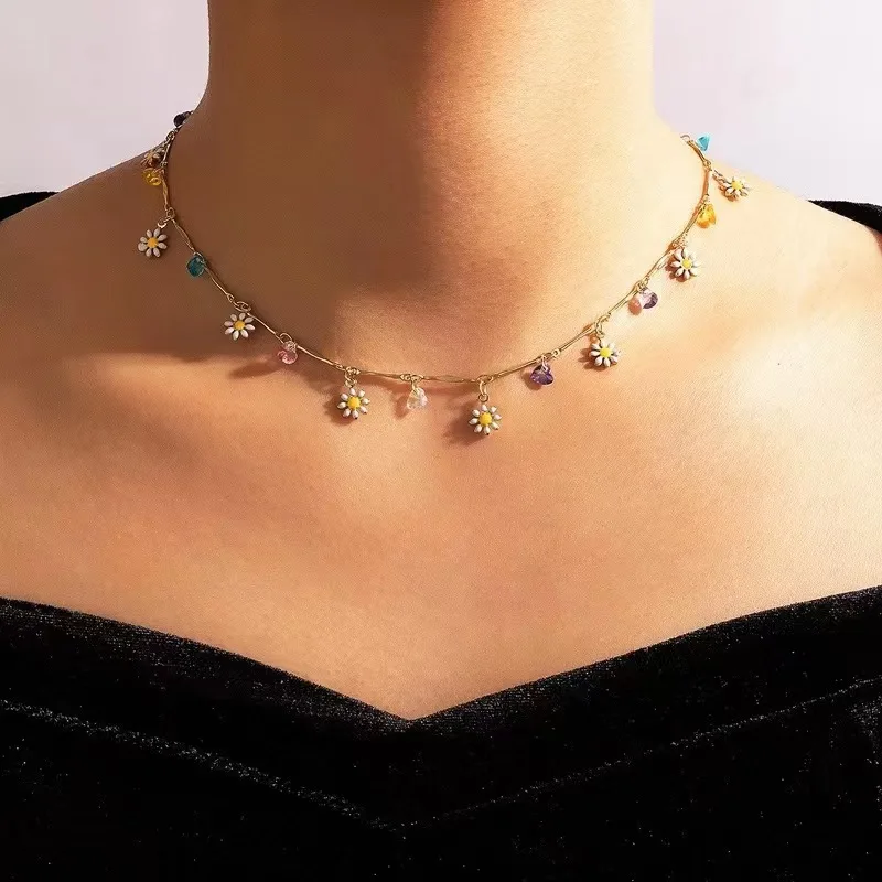 Flower Daisy Clavicle Chain Necklace for Women Girls Korean Style Sweet Short Choker Statement Wedding Bridal Jewelry Bracelet image 2