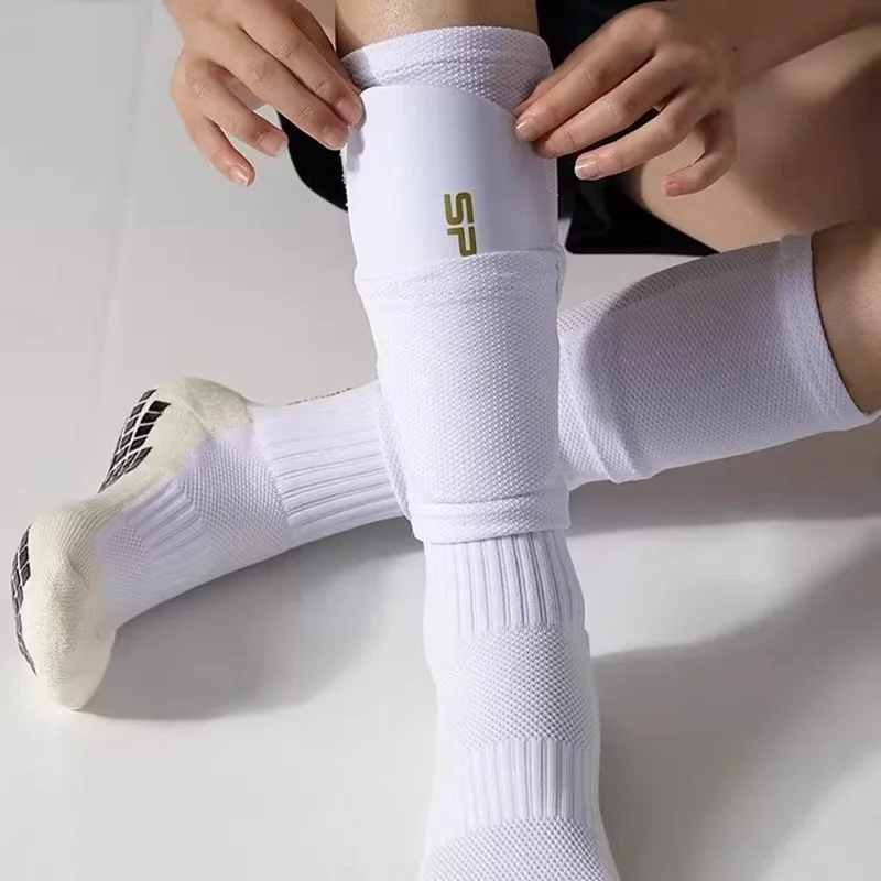 A Set  Football Equipment Soccer Shin Guards With Pocket Leg Calf Sleeve Adults Non Slip Soccer Socks With Football Shinguards