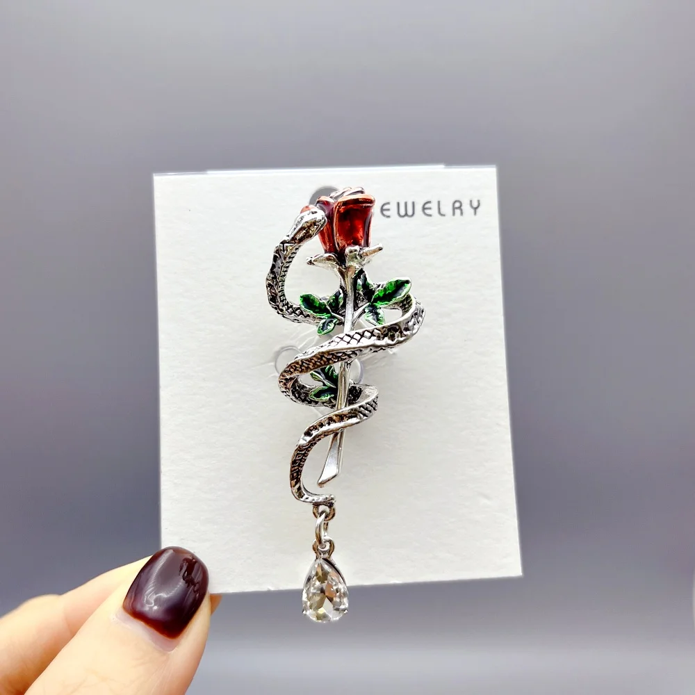 Snake Climbing Rose Water Drop Crystal Brooch Pin 2025 Designer Vintage Fashion Jewelry